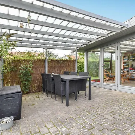Vakantiehuis Amazing In W/ 3 Bedrooms *